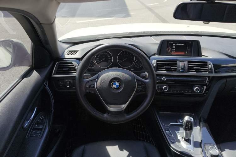 Used BMW 3 Series 2017 318Li Fashion Model Steering Wheel