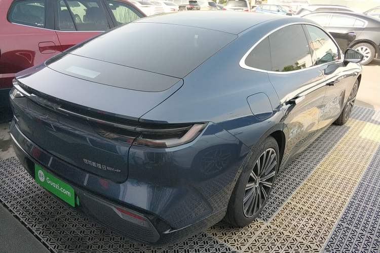 Used Geely Galaxy 8 2025 130km EM-P Starship Edition Rear Right 45 Deg