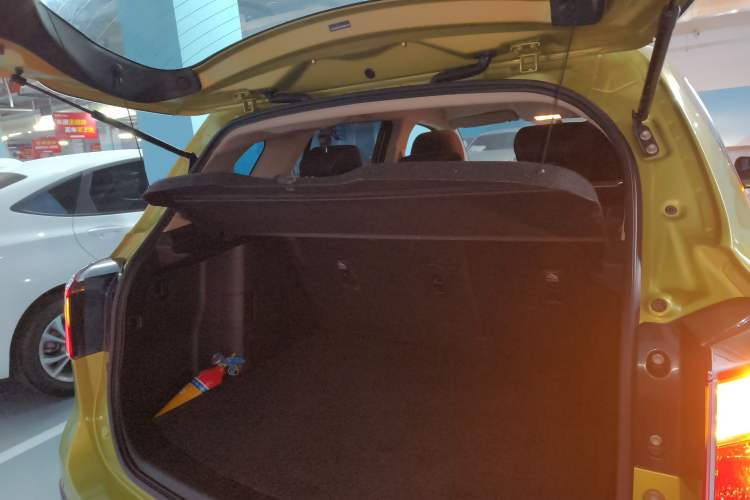 Used Suzuki S-Cross 2014 1.6L CVT Two-Wheel Drive Entry Model