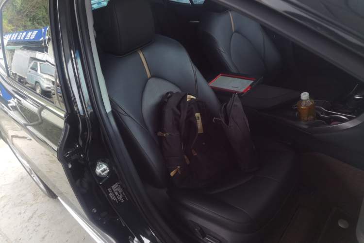 Used Toyota Camry 2023 2.0G Luxury Edition
