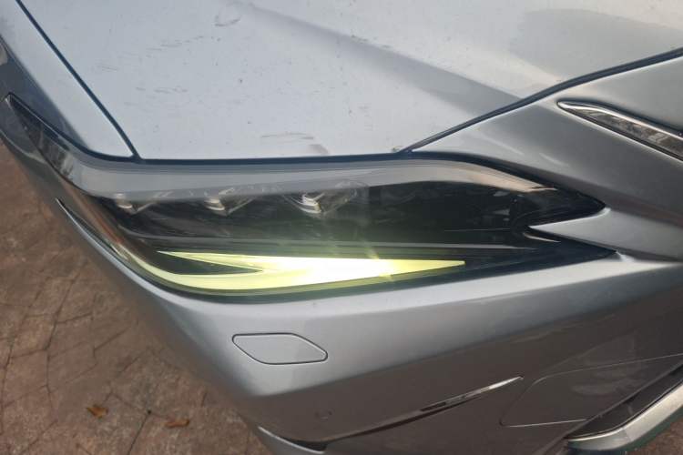 Used Lexus ES 2021 300h Deluxe Edition