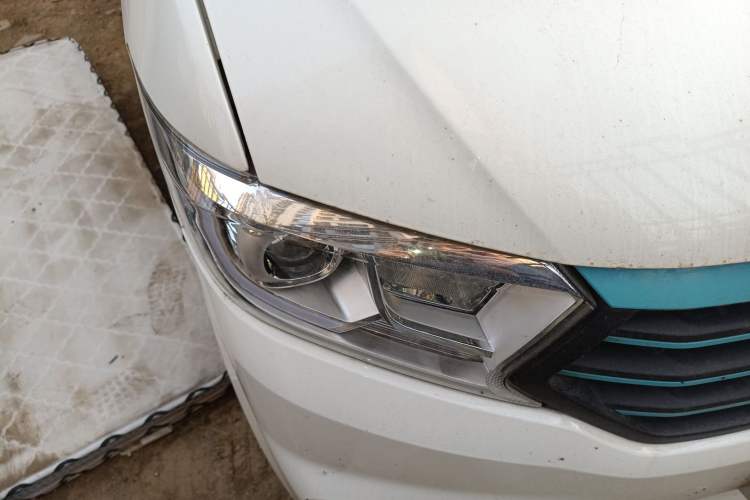 Used CHANGAN KUAYUE Xing V7 EV 2023 250km Dual-Door Smart Enjoyment Version 2 Seats Right Front Headlight