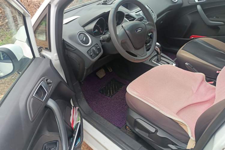 Used Ford Fiesta 2013 Hatchback 1.5L Automatic Fashion Edition
