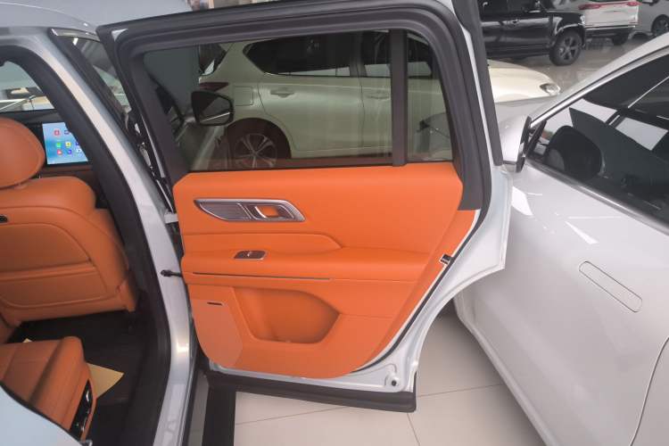 Used Deepal S09 2025 Four-Wheel Drive Ultra+ Custom Edition
