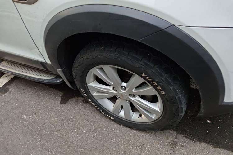 Used Chevrolet Captiva 2014 2.4L 4x4 Flagship Edition 7 Seats Right Front Wheel Hub