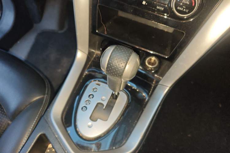 Used Venucia T70 2016 2.0L CVT Enjoy Edition
