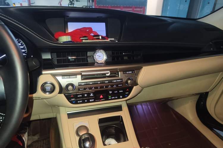 Used Lexus ES 2013 250 Elite Edition Audio And AC Panel
