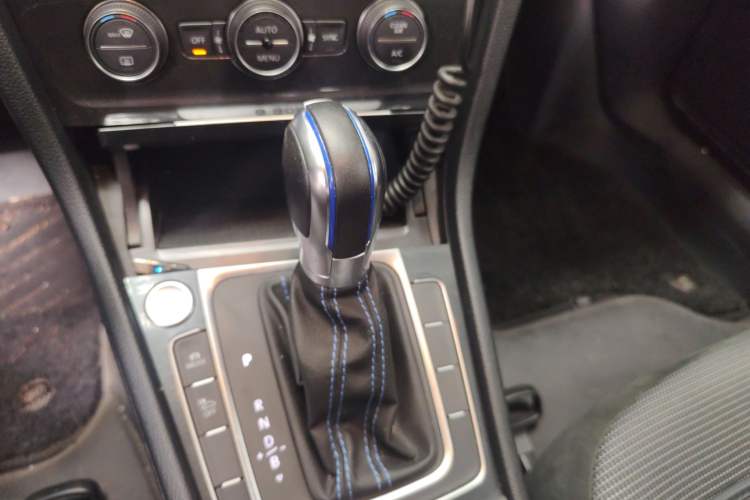 Used Volkswagen Golf Pure Electric 2020 Chari Gear Lever