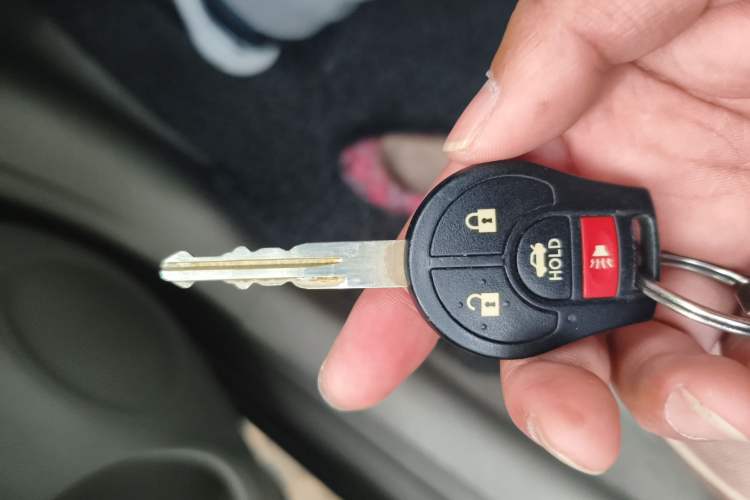 Used Nissan Sunny 2015 1.5XE Manual Comfort Edition Vehicle Key