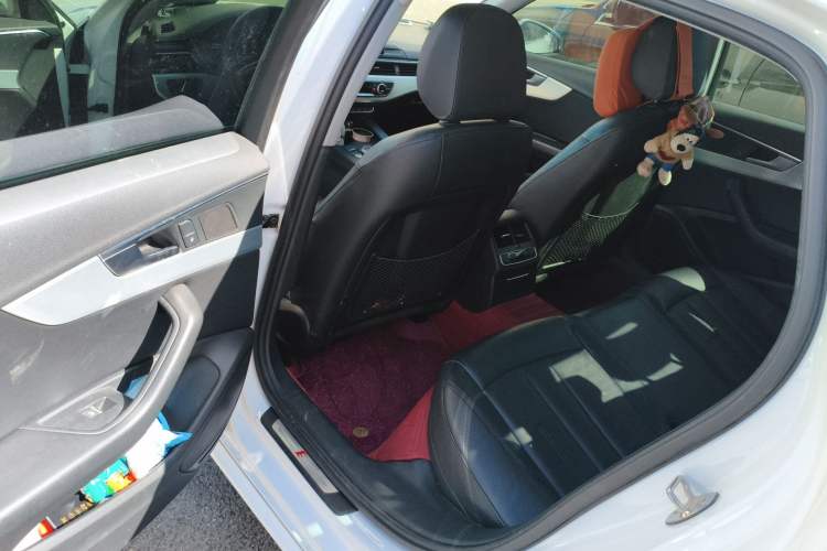 Used Audi A4L 2019 40 TFSI Fashion Edition China VI Emission Standard
