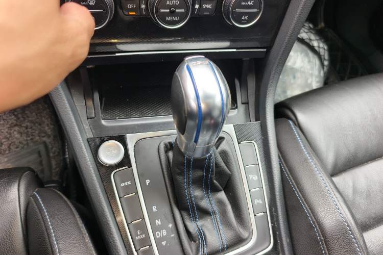 Used Volkswagen Golf 2015 GTE model Gear Lever