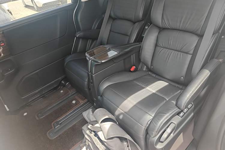 Used Honda Elysion 2016 2.4L Luxury Edition
