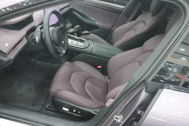 Used Xiaomi Auto SU7 2024 Rear-Drive Long-Range Intelligent Driving Version Left Front Seat