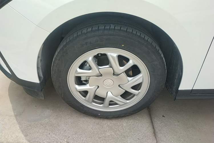 Used Buick Velite 6 2024 450km Range Commuter Version Left Front Wheel Hub