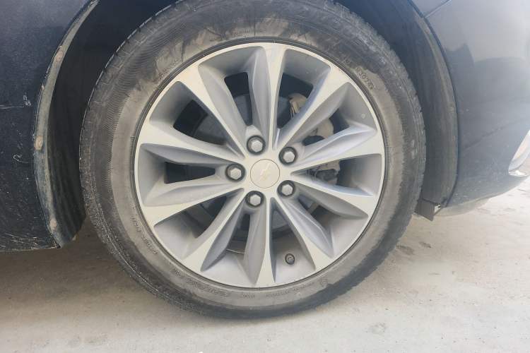 Used Chevrolet Monza 2020 320 Automatic Enjoyment Edition Right Front Wheel Hub