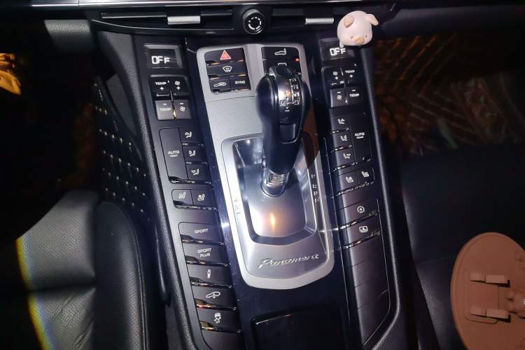 Used Porsche Panamera 2016 Panamera Edition 3.0T Gear Lever