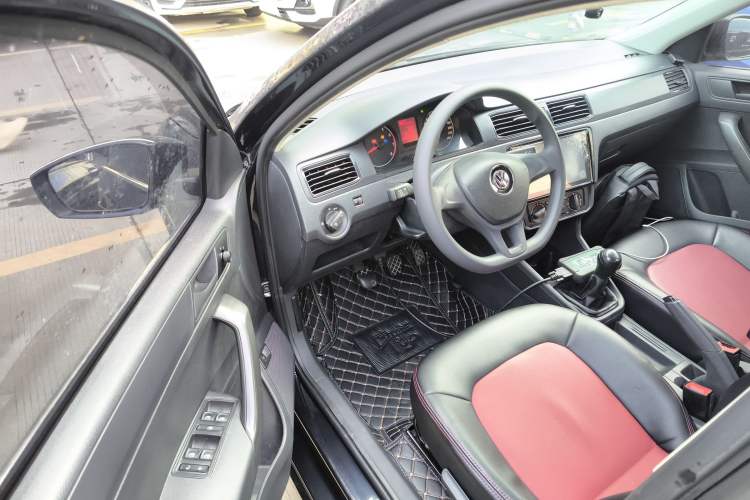 Used Volkswagen Santana 2016 1.6L Manual Fashion Edition