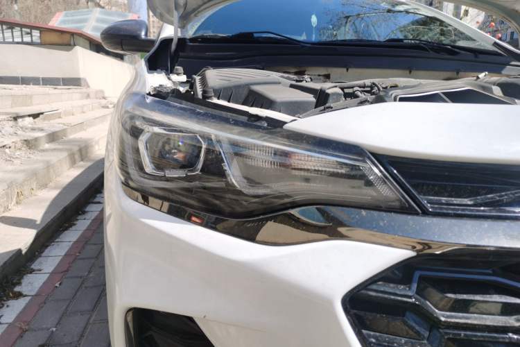 Used Chevrolet Monza 2019 RS 330T Automatic Comfort Edition China VI Standard Right Front Headlight