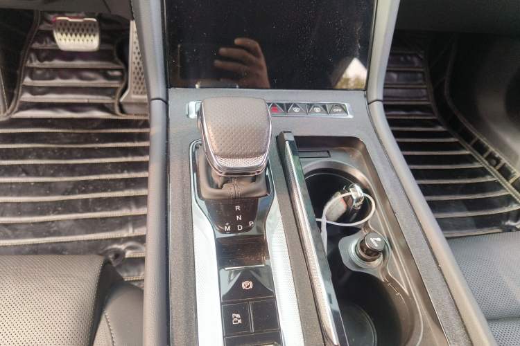 Used Hongqi H6 2023 2.0T ZhiShang Version
