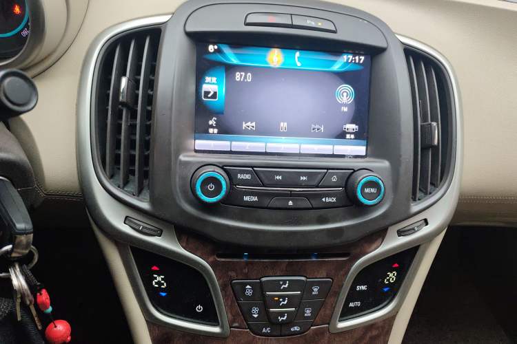 Used Buick LaCrosse 2013 2.4L SIDI Leading Comfort Version