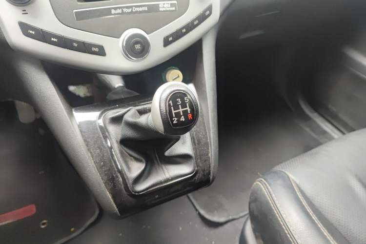 Used BYD S6 2014 2.0L Manual Luxury 5-Seater