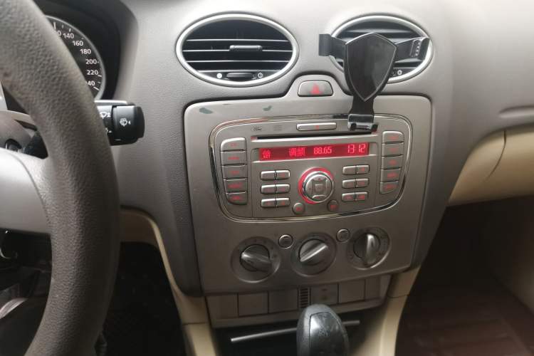 Used Ford Focus 2009 Sedan 1.8L Automatic Fashion Edition