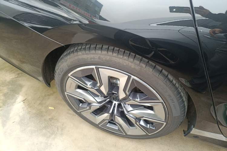 Used BMW 7 Series 2023 740Li Luxury Edition with Premium Package
