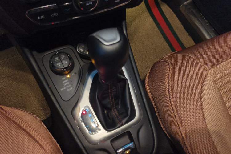 Used Jeep Cherokee 2014 2.4L High-Performance Version