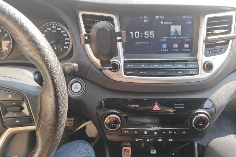 Used Hyundai Tucson 2015 1.6T Dual-Clutch All-Wheel-Drive Premium Model
