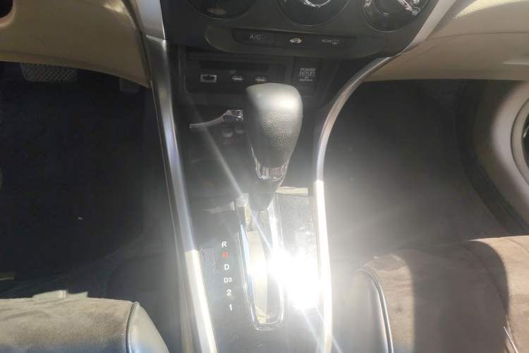 Used Honda Crider 2013 1.8L automatic luxury edition Gear Lever