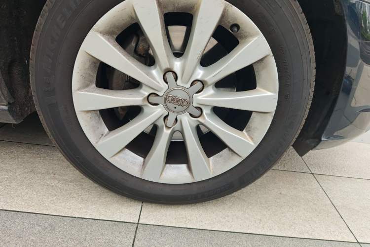 Used Audi A6L 2012 TFSI Standard Model Right Front Wheel Hub