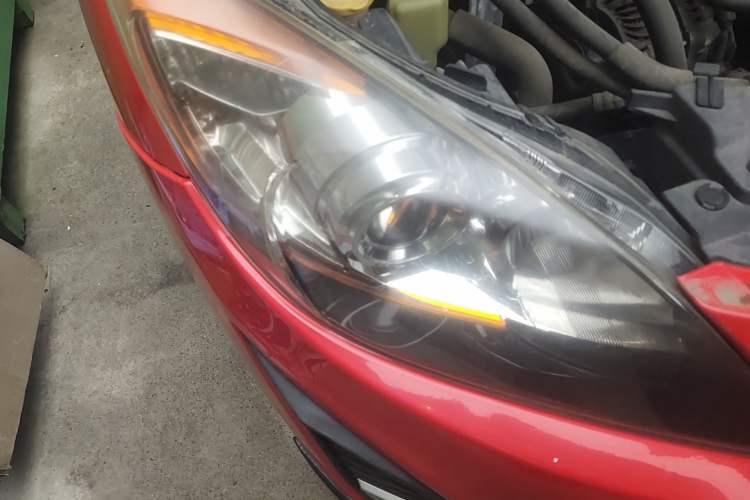Used Mazda 3 2013 Hatchback 1.6L Automatic Elite Model Right Front Headlight
