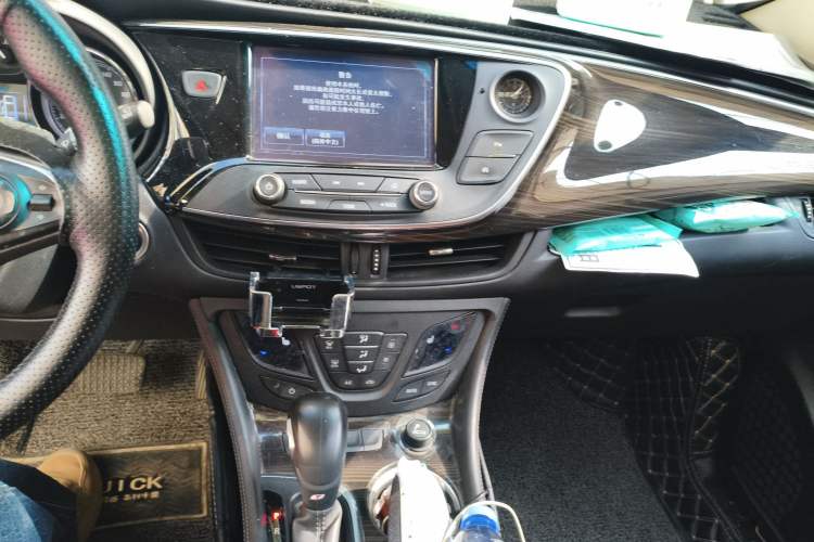 Used Buick Envision 2018 20T Two-Wheel-Drive Elite Model