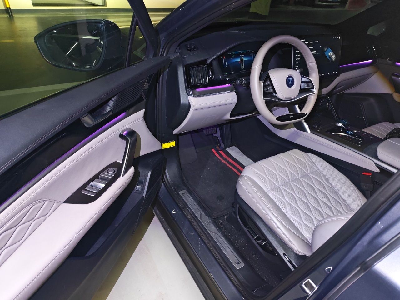 BYD Tang New Energy 2024 DM-i Glory Edition 112KM Prestige Model - Executive — снимка 19