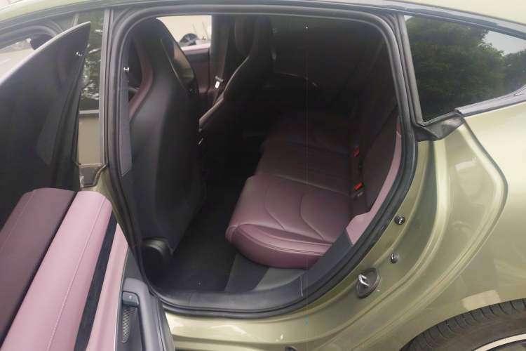 Used Xiaomi Auto SU7 2024 Rear-Drive Long-Range Intelligent Driving Version Left Rear Seat