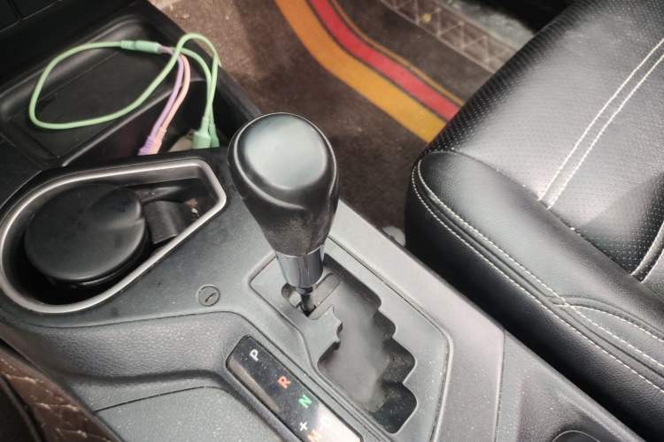 Used Toyota RAV4 2016 2.0L CVT Two-Wheel Drive Fashion Edition China V Standard