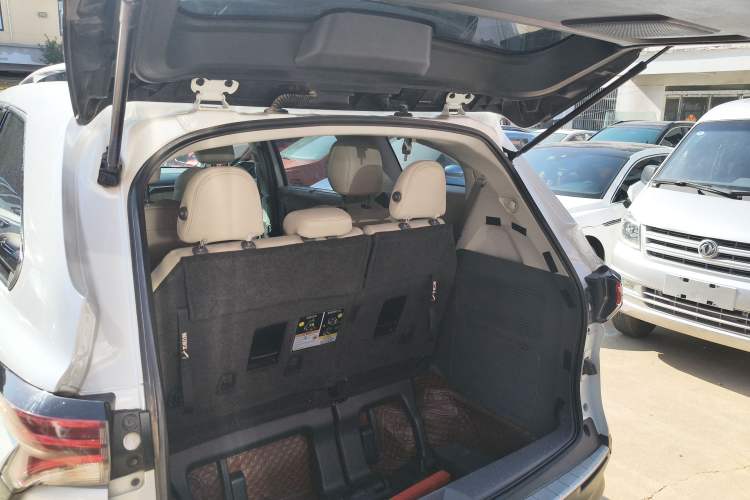 Used Toyota SIENNA 2023 2.5L Hybrid Comfort Edition Trunk