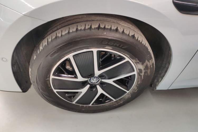 Used BYD Qin L 2025 DM-i Smart Drive 120KM Superior Model