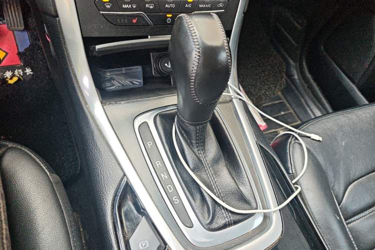 Used Ford Edge 2015 2.0T GTDi 4x4 High-Grade Model Gear Lever