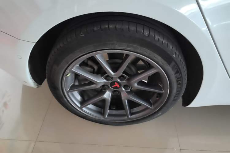 Used Tesla Model 3 2022 Rear-Wheel-Drive Version Right Rear Wheel Hub