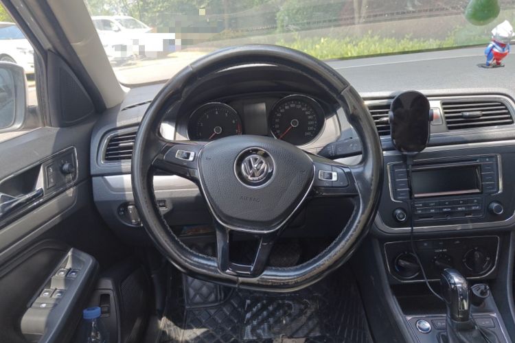 Used Volkswagen Lavida 2017 1.6L Automatic Comfort Edition
