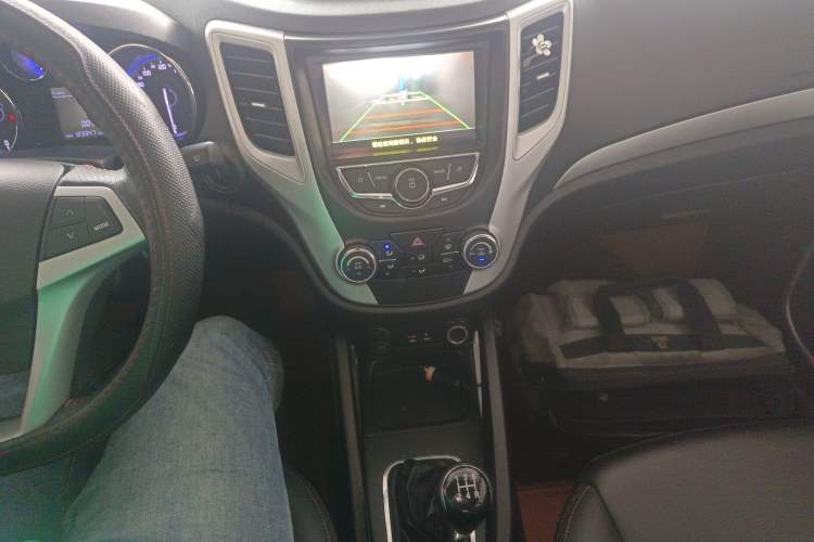 Used CHANGAN CS35 2016 1.6L Manual Luxury Model China IV Standard
