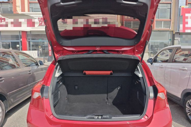 Used Ford Focus 2020 Hatchback EcoBoost 180 Automatic Trend Edition Trunk