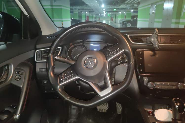 Used Nissan Qashqai 2022 2.0L CVT XV Premier Luxury Edition Steering Wheel