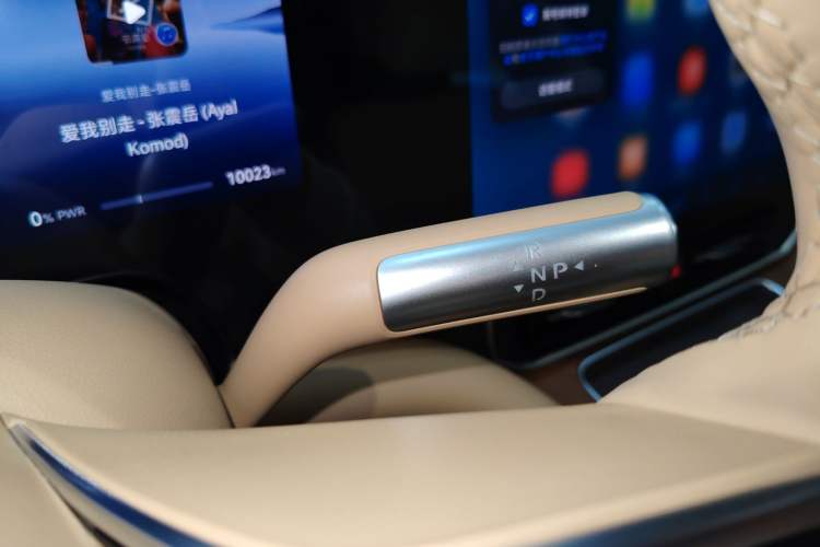 Used Hima AITO M9 2024 Range-Extended Ultra Version 52 kWh 6-Seater Model Gear Lever