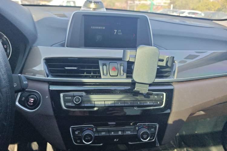 Used BMW X1 2019 sDrive18Li Premium Edition Audio And AC Panel