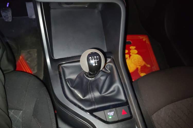 Used Roewe i5 2023 1.5L Manual Comfort Edition
