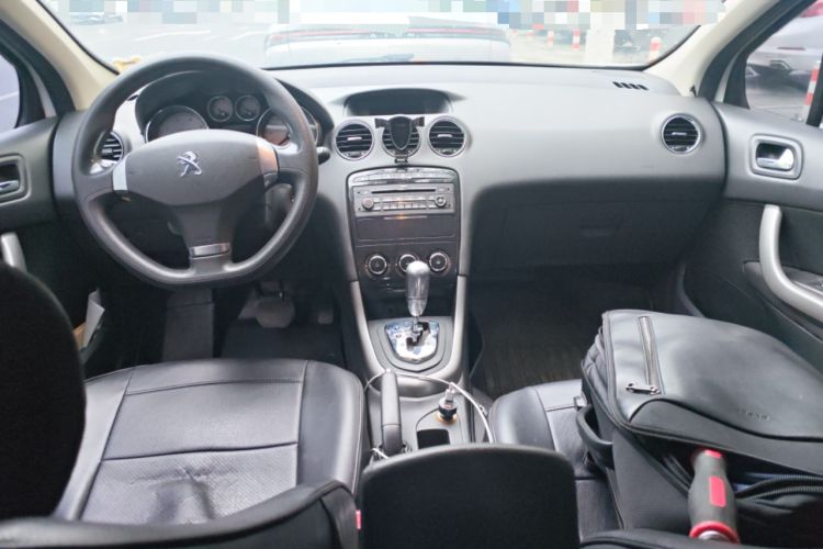 Used Peugeot 408 2013 2.0L Automatic Comfort Edition Center Console