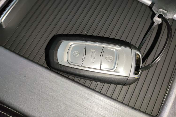 Used Geely Auto Emgrand X7 Sport 2021 Million Edition 1.8TD DCT Two-Wheel Drive Comfort Model