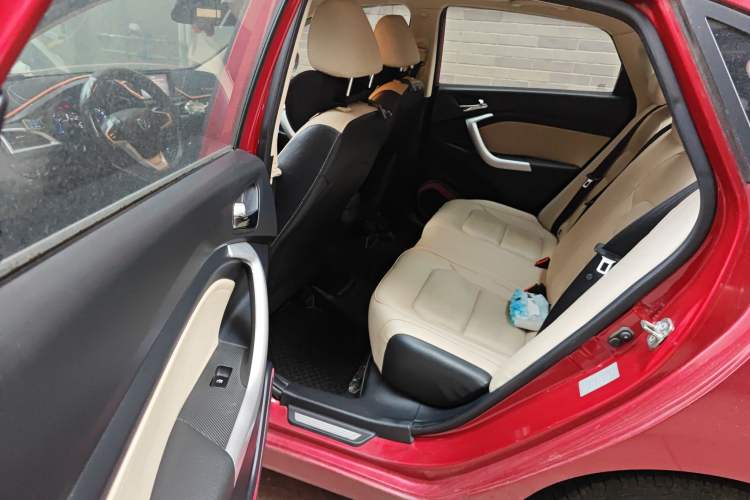 Used Changan Alsvin V7 2015 1.6L Manual Enjoyment Model China IV Standard
